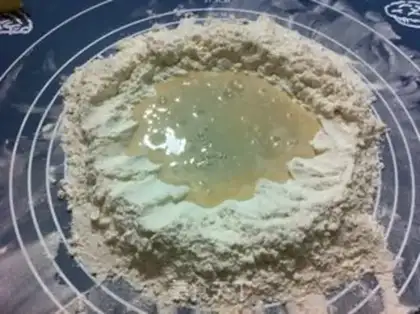 Make Tore bread with your hands step 1