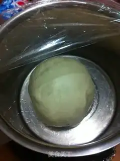 Make Tore bread with your hands step 3