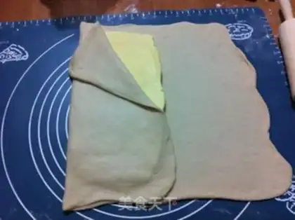 Make Tore bread with your hands step 7
