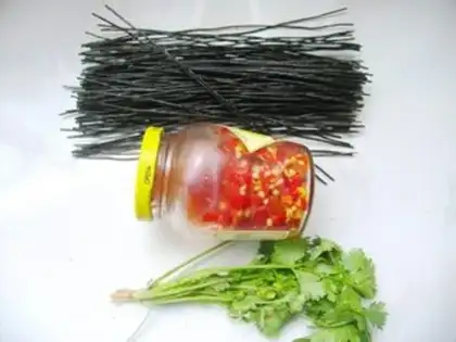 Make Cracker root powder step 0