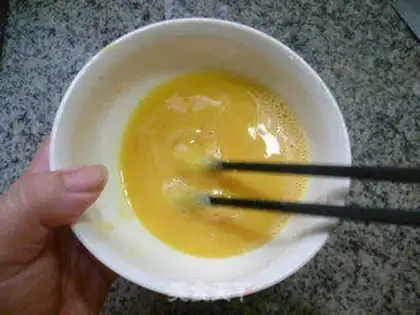 Make White eggs and watermelon peels step 3