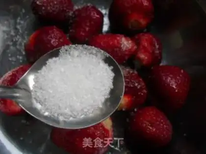 Make Strawberry sauce step 1