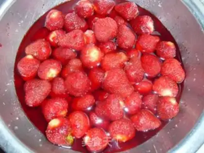 Make Strawberry sauce step 2