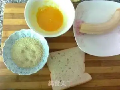 Make Toast banana rolls step 0