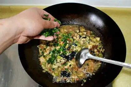 Make Soybeans and seafood step 12