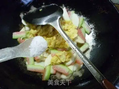Make White eggs and watermelon peels step 13