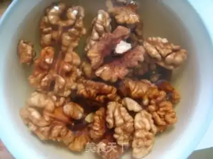 Make Peach walnuts step 0