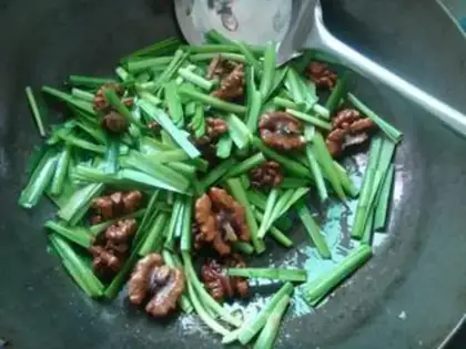 Make Peach walnuts step 6