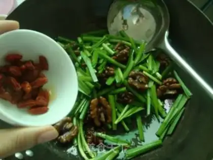 Make Peach walnuts step 7