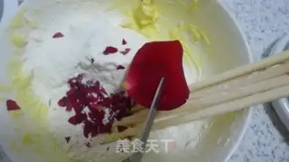 Make Rose cookies step 2