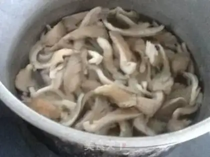 Make Pretzel mushrooms step 1