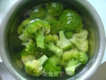 Make Garlic broccoli step 2