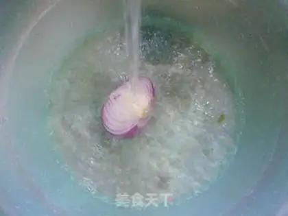 Make Onions dry and white step 1