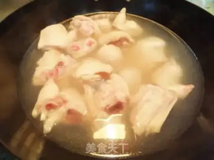 Make Soy pig hoofs step 2