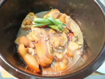 Make Soy pig hoofs step 9
