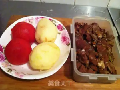 Make Tomato oxen with potatoes step 0