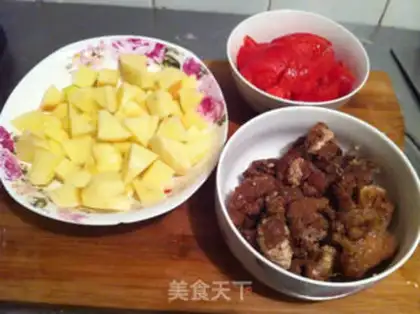 Make Tomato oxen with potatoes step 1
