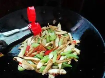 Make Celery fried beans step 5