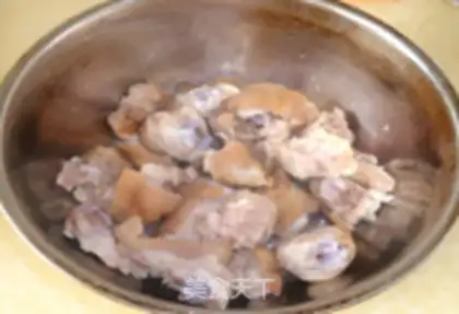 Make Red-oiled bean pig hoof step 3