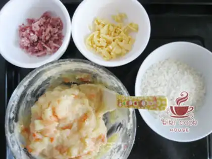 Make Bacon cheese potato ball step 1
