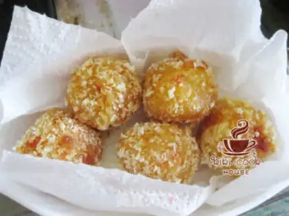 Make Bacon cheese potato ball step 4