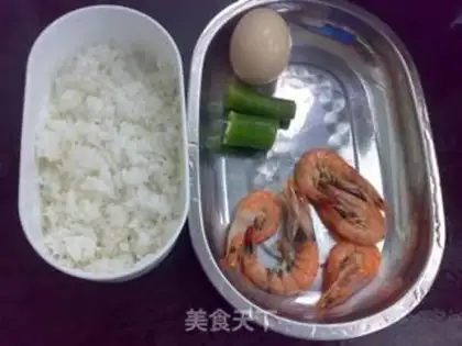 Make Chili shrimp rice step 0