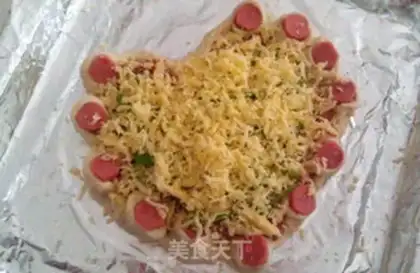 Make A heart-shaped meatloaf pizza step 5