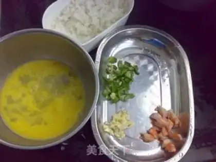 Make Chili shrimp rice step 1