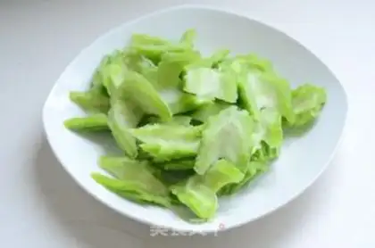 Make Cucumber ribs soup step 1