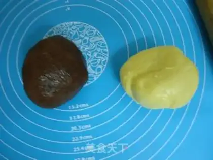 Make Stereo panda cookies step 6