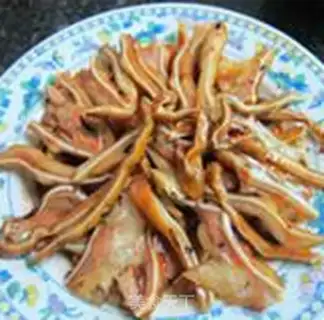 Make Microbes with pig ears step 5