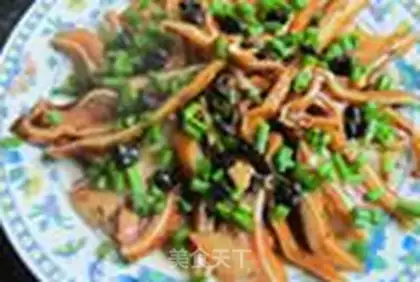 Make Microbes with pig ears step 7