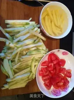 Make Tomato, tomato potatoes step 1