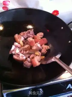 Make Red burning of pigs
