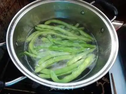 Make Garlic lobes step 1