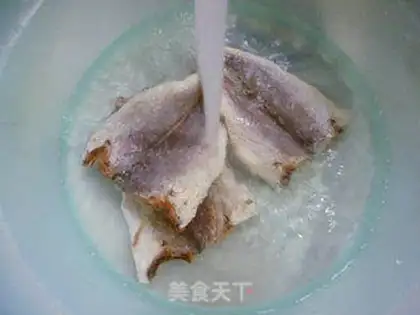 Make Clear the yellow fish step 2