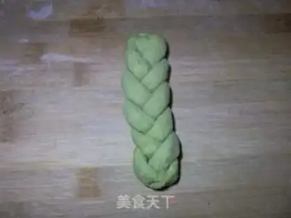 Make Two-coloured rolls step 11