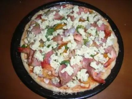 Make Pyramid and prawn pizza step 3