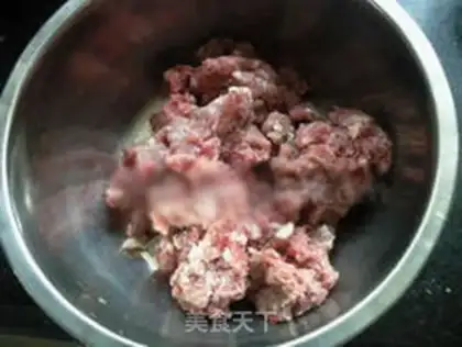 Make Spray beef buns step 0