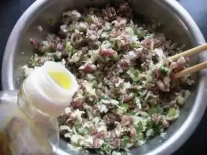 Make Spray beef buns step 5