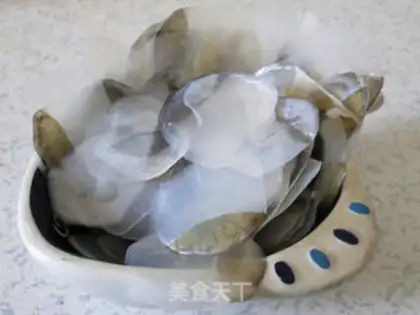 Make Fish-head pickles and egg soup step 1