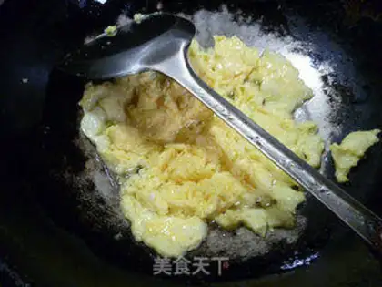 Make radish and fried eggs step 4