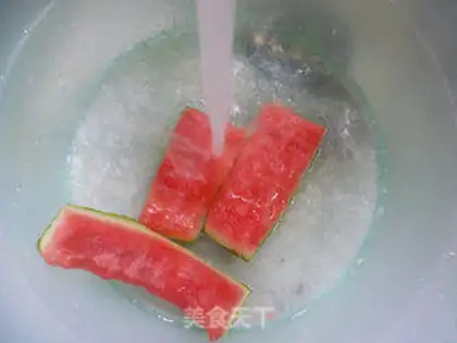 Make Watermelon peels for the night step 1