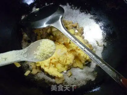Make radish and fried eggs step 8
