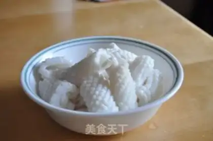 Make Spicy squid noodles step 0