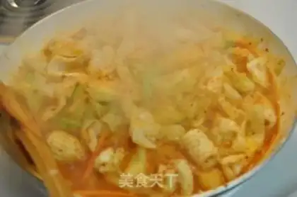 Make Spicy squid noodles step 5