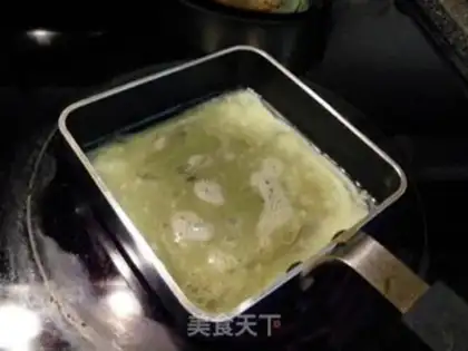 Make Garlic fried eggs step 3