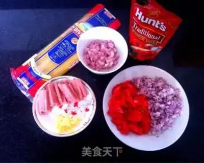 Make Tomato sauce and ham noodles step 0