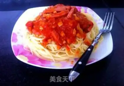 Make Tomato sauce and ham noodles step 3