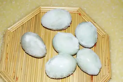 Make Homemade red oil duck eggs step 5